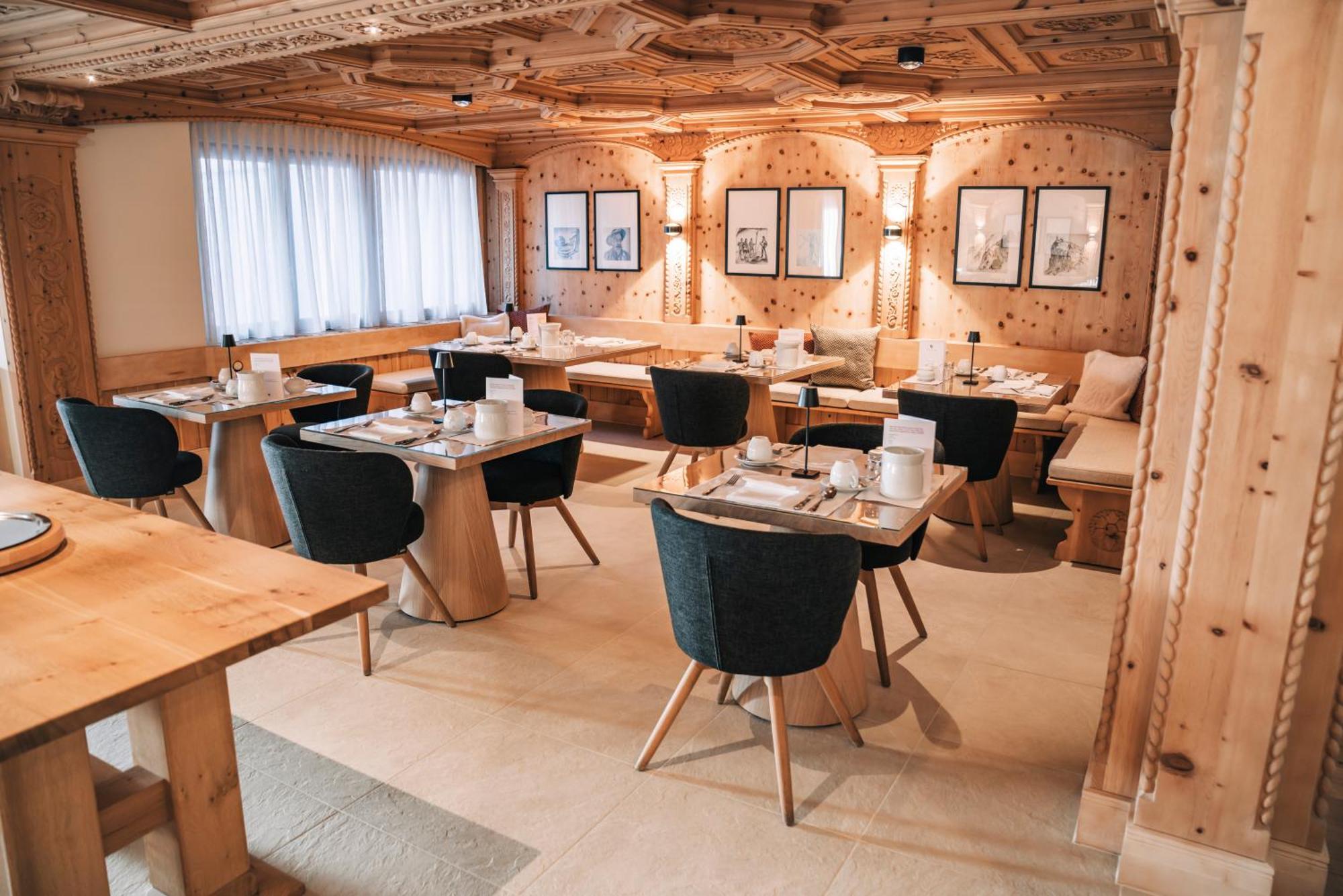 Swiss Alpine Hotel Allalin Zermatt Exterior photo