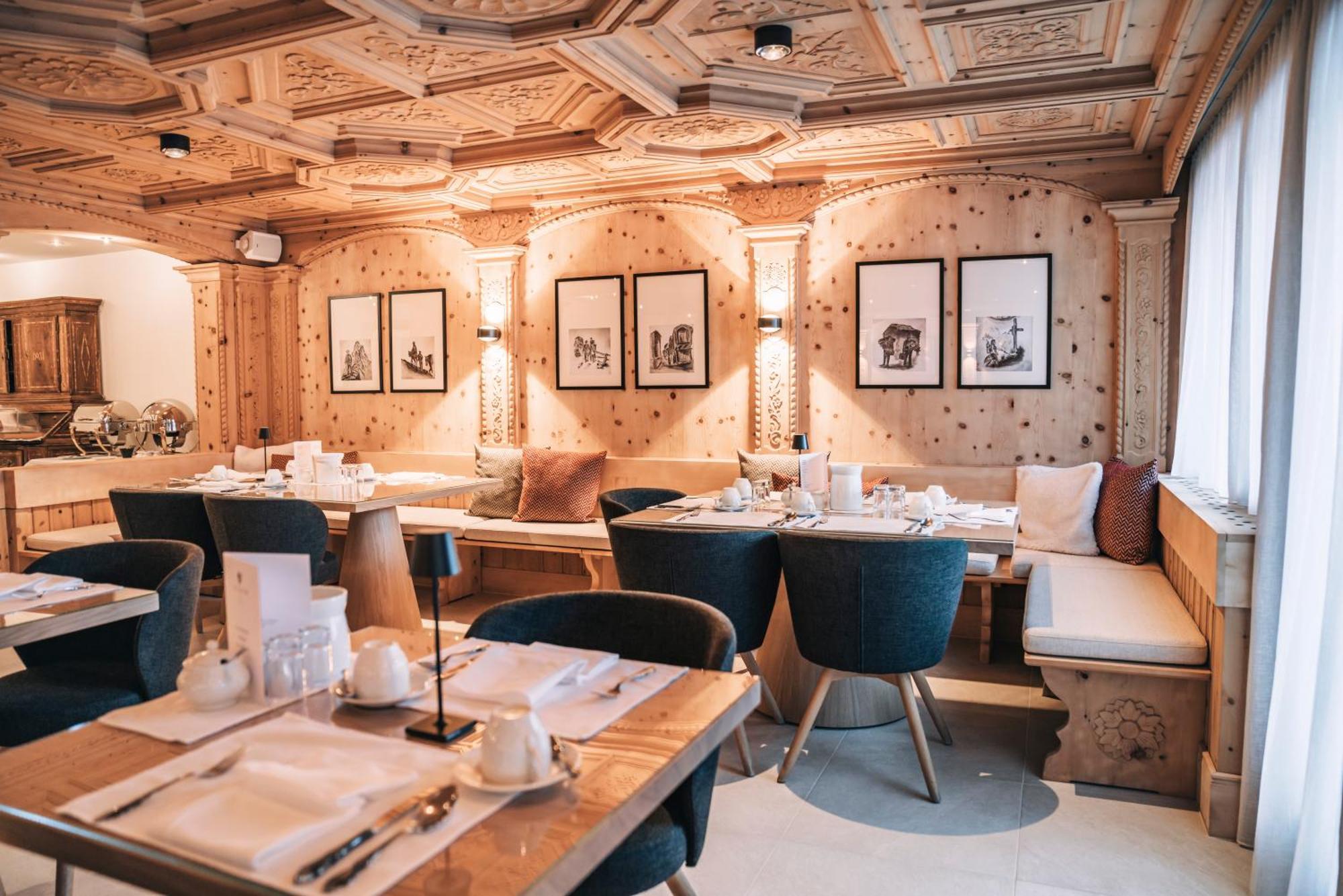 Swiss Alpine Hotel Allalin Zermatt Exterior photo