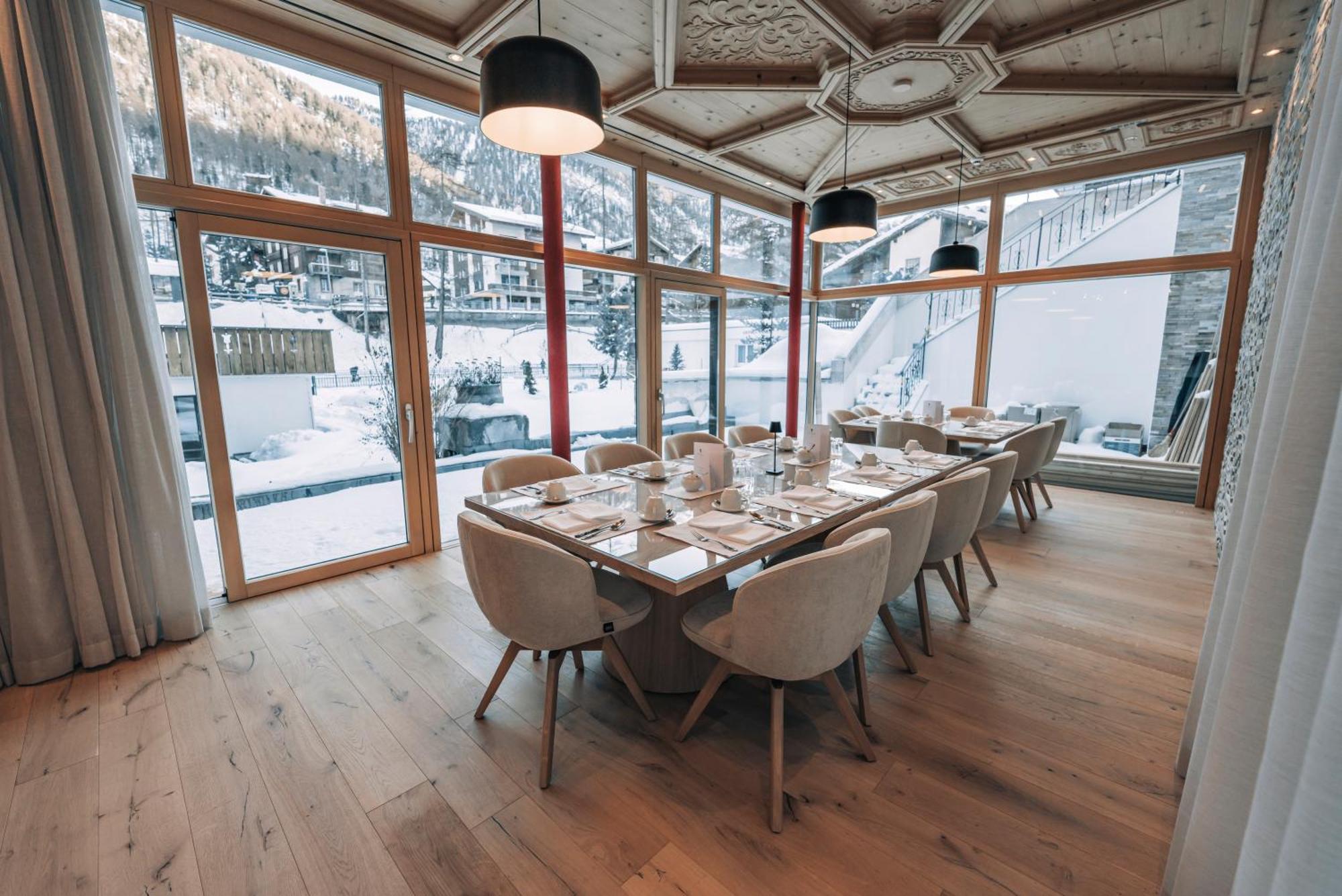 Swiss Alpine Hotel Allalin Zermatt Exterior photo
